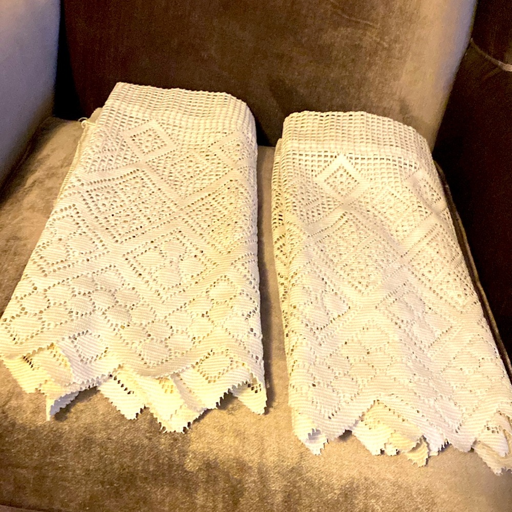 2 beautiful Valances 18T by 60W